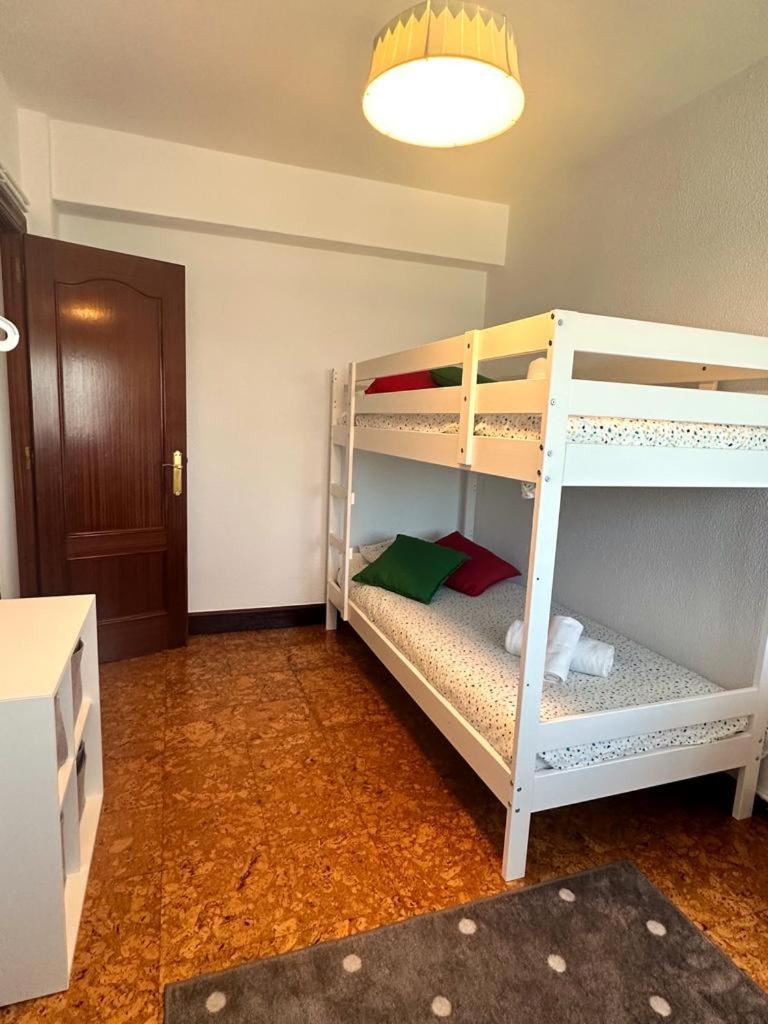 Apartamento Soleado Para 8 Personas En Santona Exterior photo