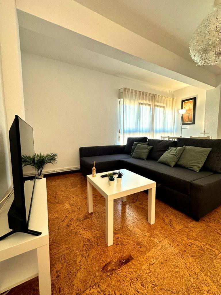Apartamento Soleado Para 8 Personas En Santona Exterior photo