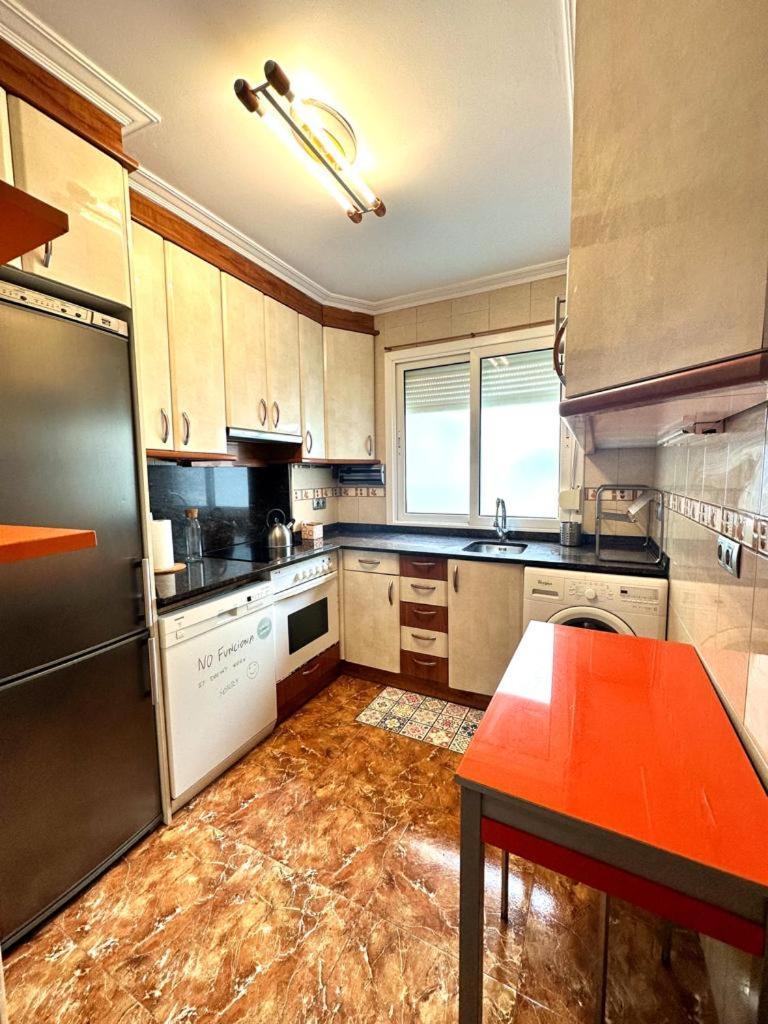 Apartamento Soleado Para 8 Personas En Santona Room photo